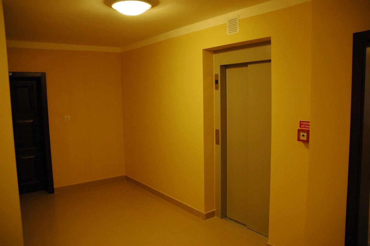 Art Star Hotel Hostivice Extérieur photo