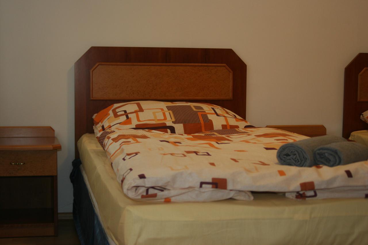 Art Star Hotel Hostivice Extérieur photo